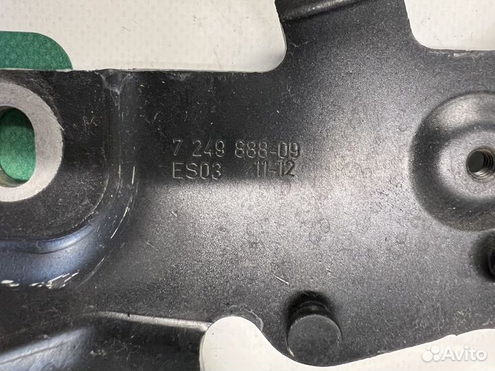 Петля капота правая Bmw F10