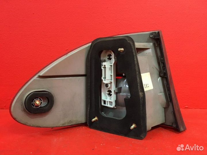 Фонарь задний правый Mercedes-Benz E-Class W211