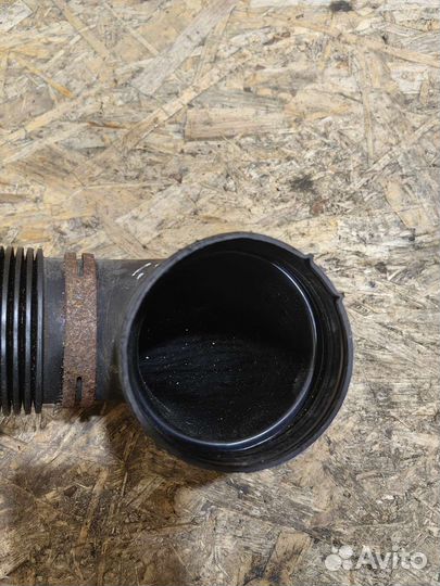 Патрубок Воздушный Транспортер Т5 7H0129615D