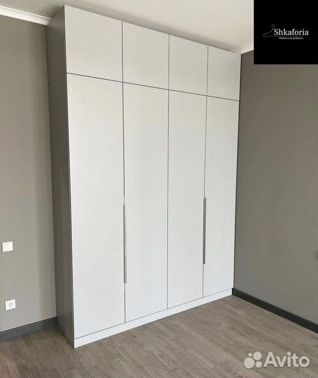 Встроенный распашной шкаф