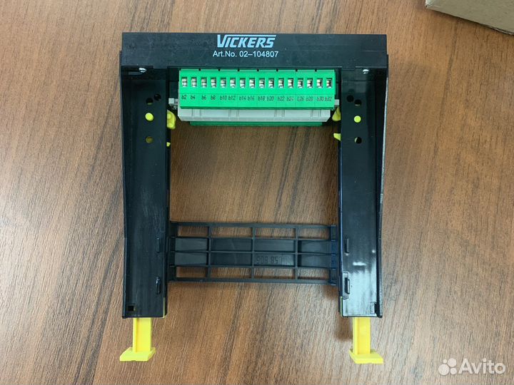 Продам шасси Vickers