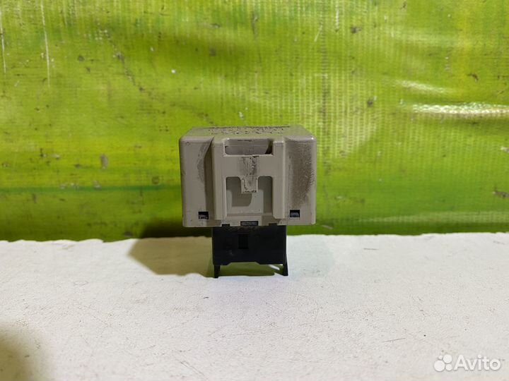 Реле поворота Toyota Lexus 8198050030