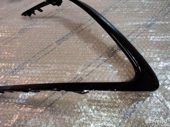 Молдинг бампера Toyota Camry 2021