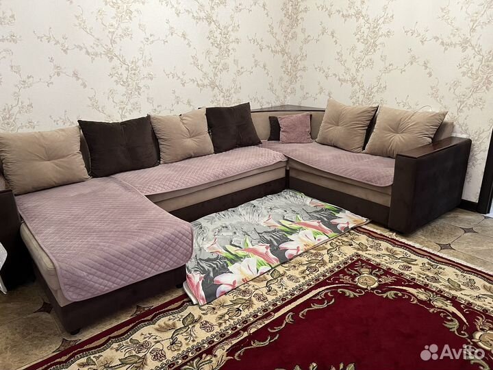 Большой угловой диван