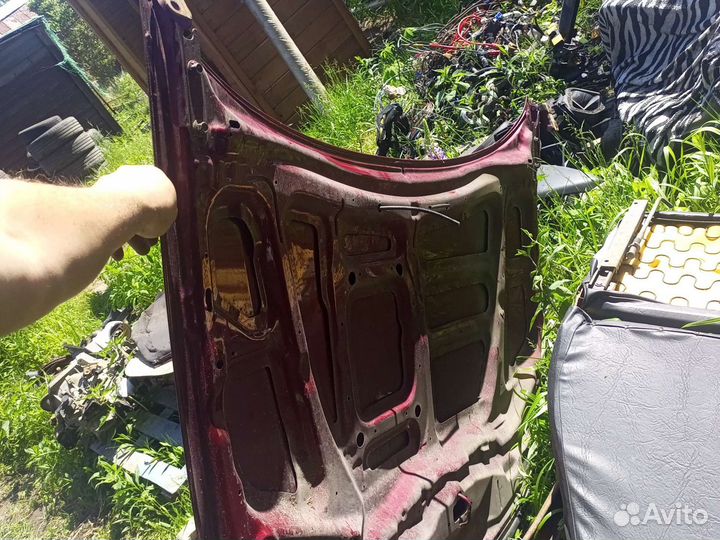 Мазда 323 ба mazda капот