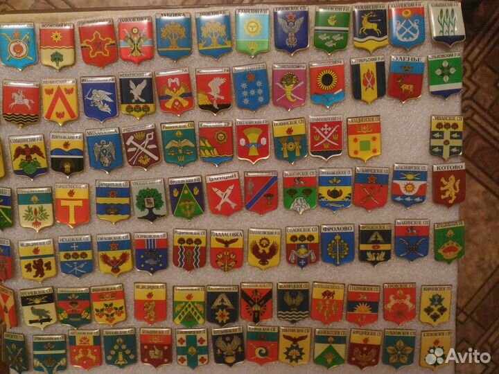 Значки гербы городов Волгоградские Ленинградские