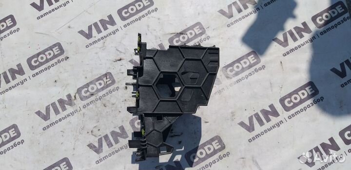 Рамка магнитолы Volkswagen Golf 5