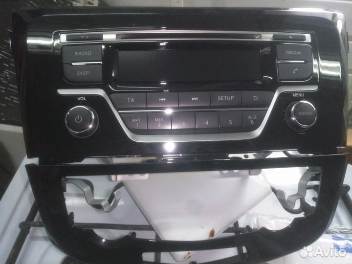 Головное устройство на Nissan Qashqai 2 поколения