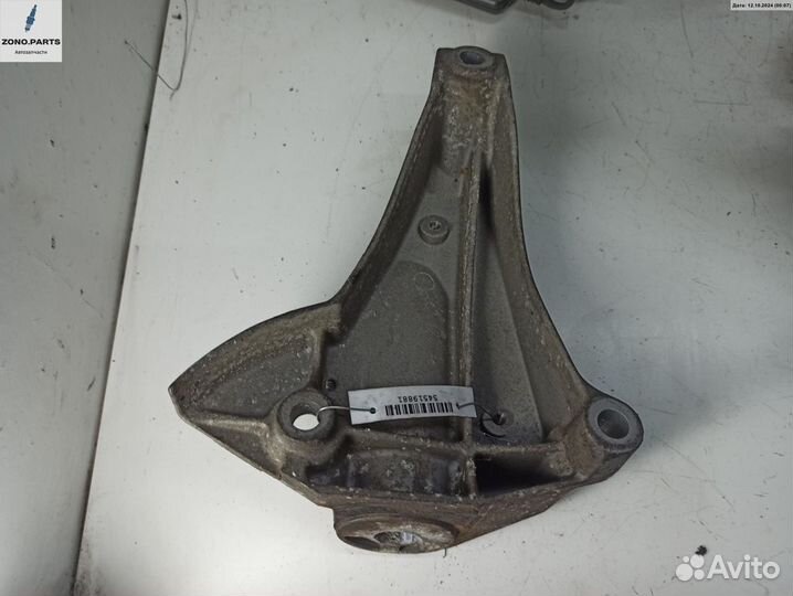 Кронштейн кпп опорный 8D0399113AC на Audi A4 B5 (1994-2001)