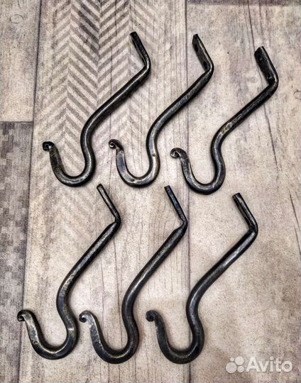 Крючки вешалки кованые