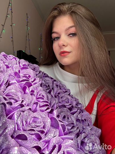 Розы из атласных лент в коробке