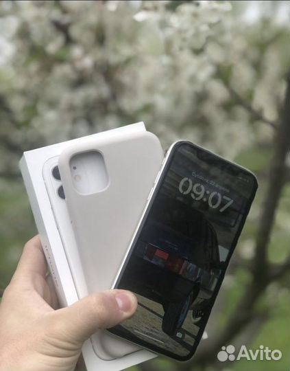 iPhone 11, 64 ГБ