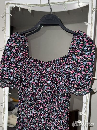 Платье мини в мелкий цветочек