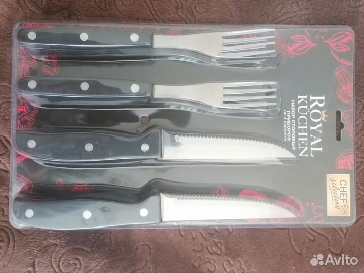 Набор ножей и вилок