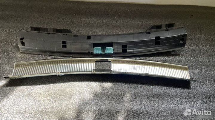 Накладка замка багажника Audi A4 B8 2.0 tfsi