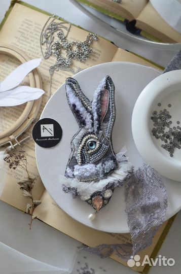 Брошь «Заяц»