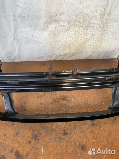 Усилитель переднего бампера VW Passat B6 Пассат