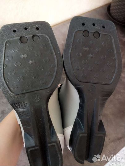 Лыжные ботинки