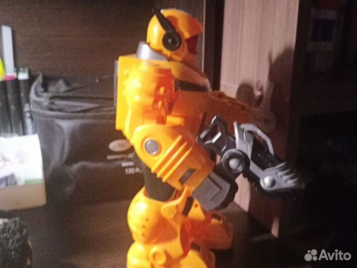 Игрушка робот