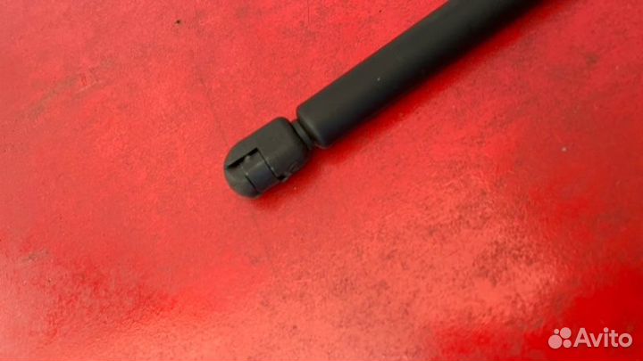 Амортизатор капота Audi A6 C6 BDW 2.4 2004—2008