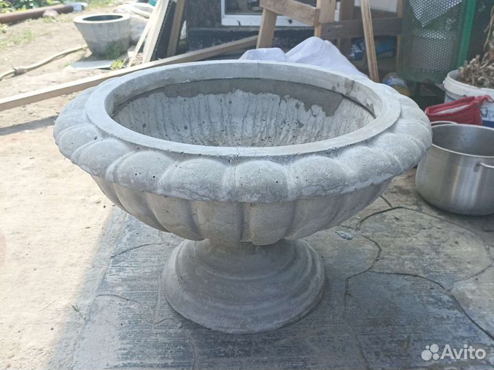 Вазоны бетонные