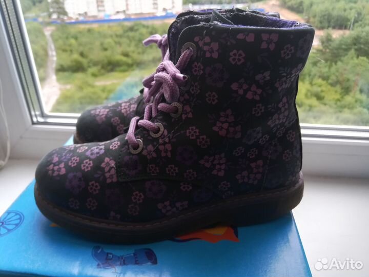 Ботинки демисезонные для девочки р-р 32