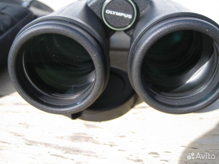 Бинокль Olympus 10х42