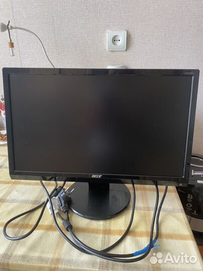 Монитор Asus с наушниками Croyn