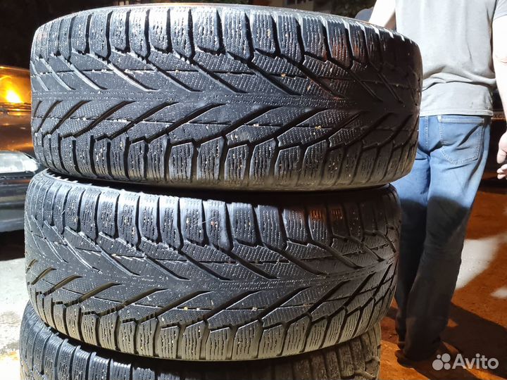 Nokian Tyres Hakkapeliitta R2 SUV 285/60 R18 116R
