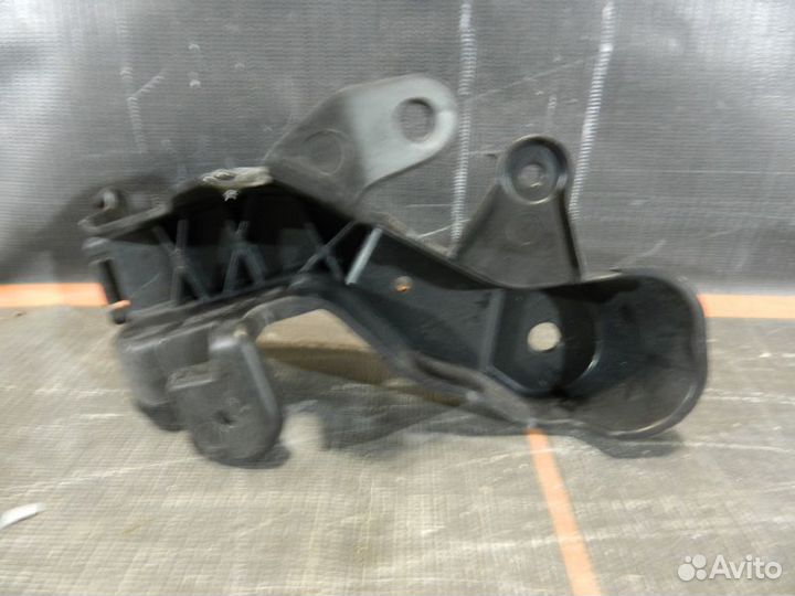 Опора бампера нижняя - Mercedes-Benz C- W205