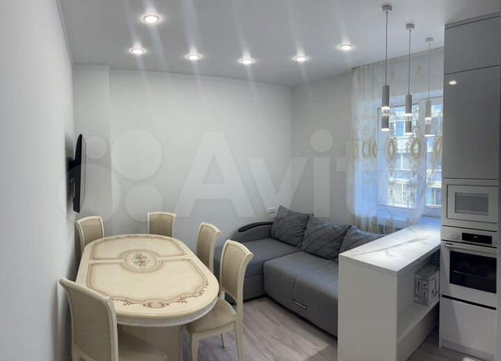 2-к. квартира, 55 м², 2/4 эт.