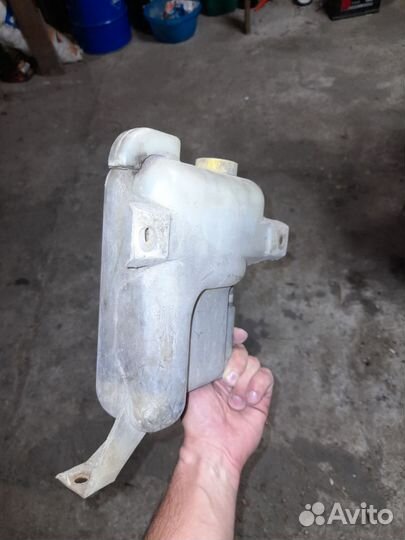 Расширительный бачок nissan pickup d21