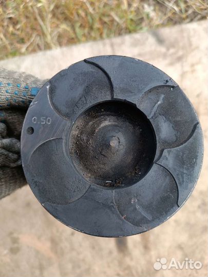 Поршень с шатуном Pajero 3 3.2 4M41