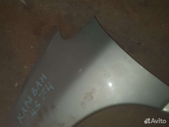 Крыло переднее левое Крайслер Вояджер 3