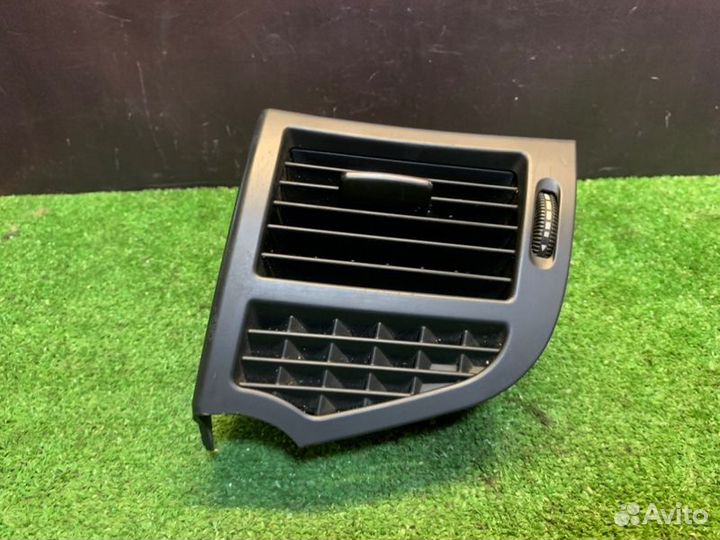 Дефлектор воздушный передний правый Mercedes-Benz