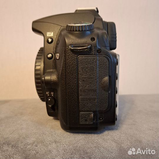 Nikon D90 body + MB-D80