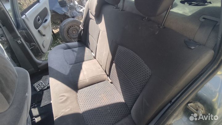 Задний диван Renault Simbol
