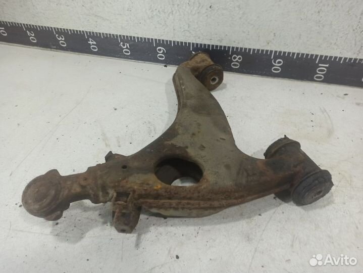 Рычаг передний левый нижний