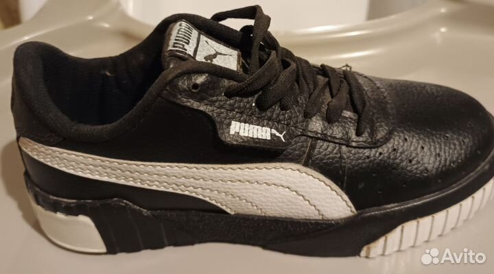 Кроссовки женские