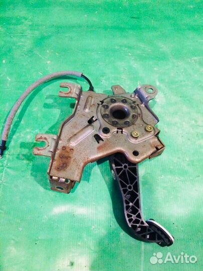 Педаль ручника Chrysler 300C