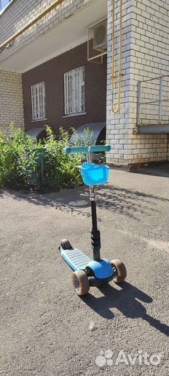 Самокат детский со светящимися колесами