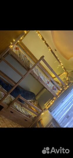 Двухъярусная кровать домик