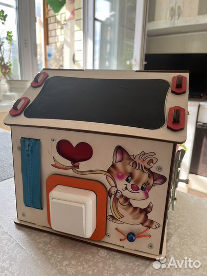 Бизиборд развивающий