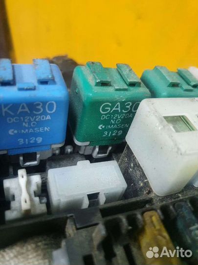 Блок предохранителей Mazda Xedos 9