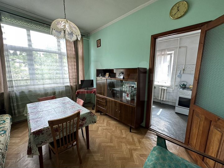 2-к. квартира, 65 м², 2/2 эт.