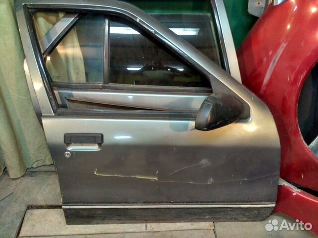 Дверь передняя правая Рено 19