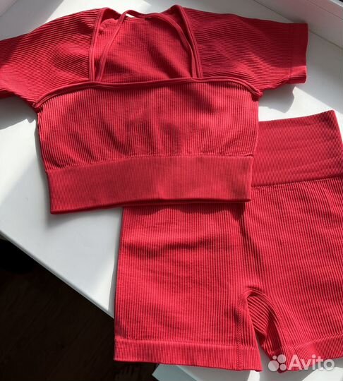 Костюм для фитнеса