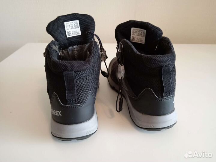 Кроссовки детские