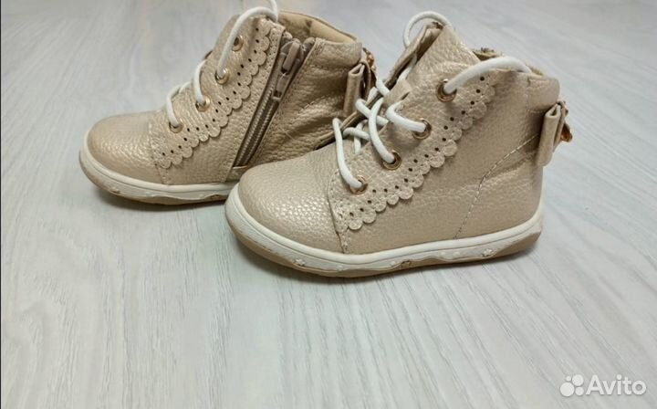Ботинки на девочку 21
