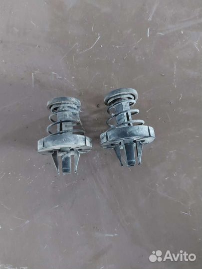 Пружины капота Audi A8 D3